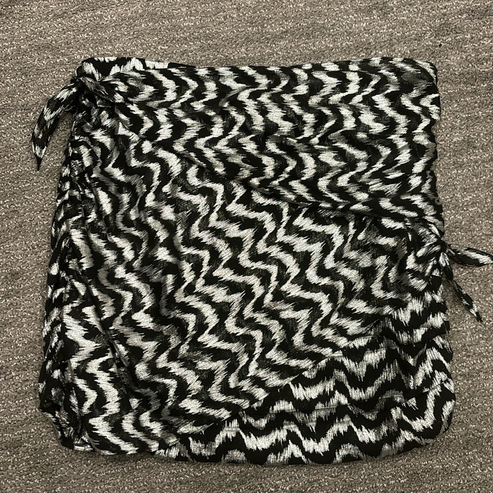 Zara black and silver mini skirt, size L, NWT